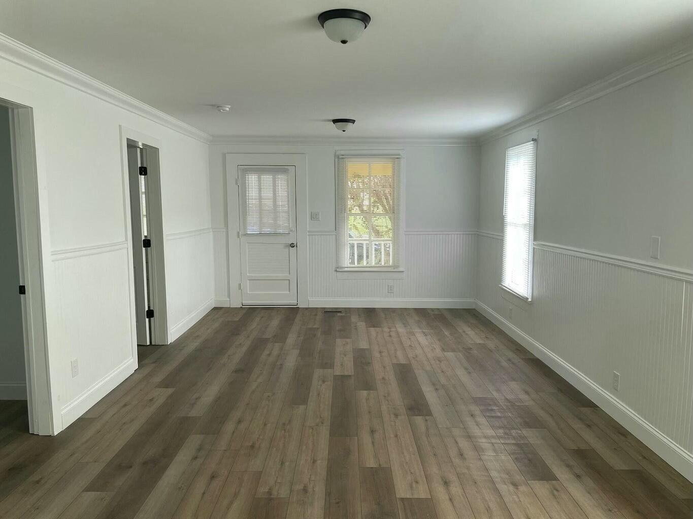 4529 Balcomb Street Chattanooga, TN 37409 - Photo 2 of 9 Living Room