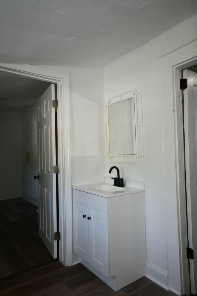 4529 Balcomb Street Chattanooga, TN 37409 - Photo 5 of 9 Bathroom II