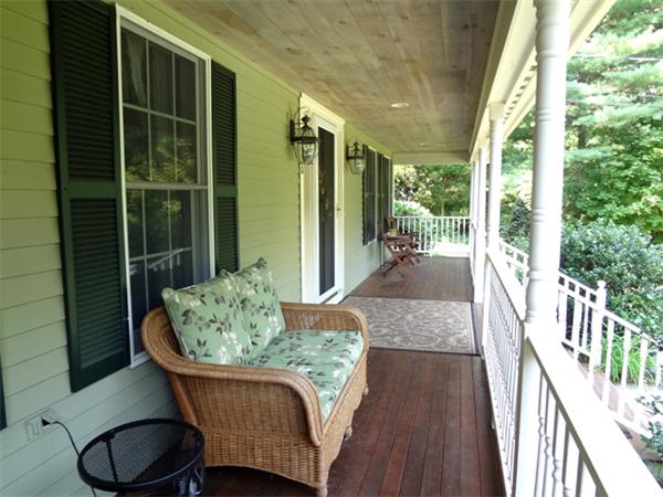 150 Van Norden Road Reading, MA 01867 - Photo 4 of 30 Gallery Image 4
