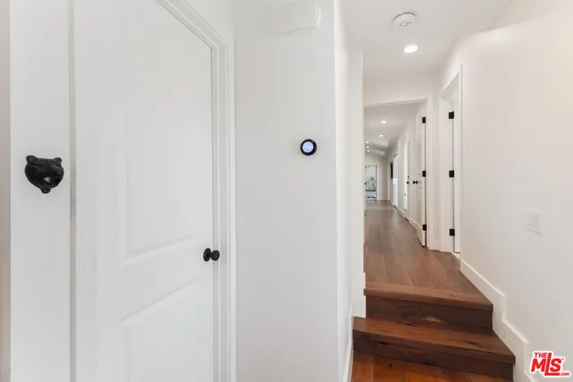 $1,249,000 | 5433 Tampa Avenue, Tarzana, CA 91356