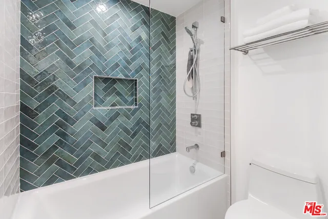 $1,249,000 | 5433 Tampa Avenue, Tarzana, CA 91356