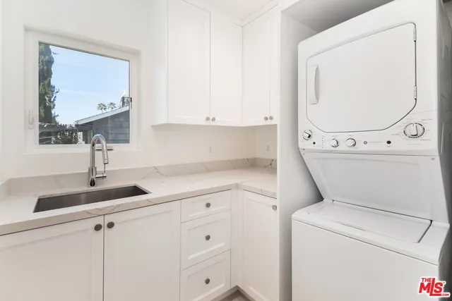 $1,249,000 | 5433 Tampa Avenue, Tarzana, CA 91356