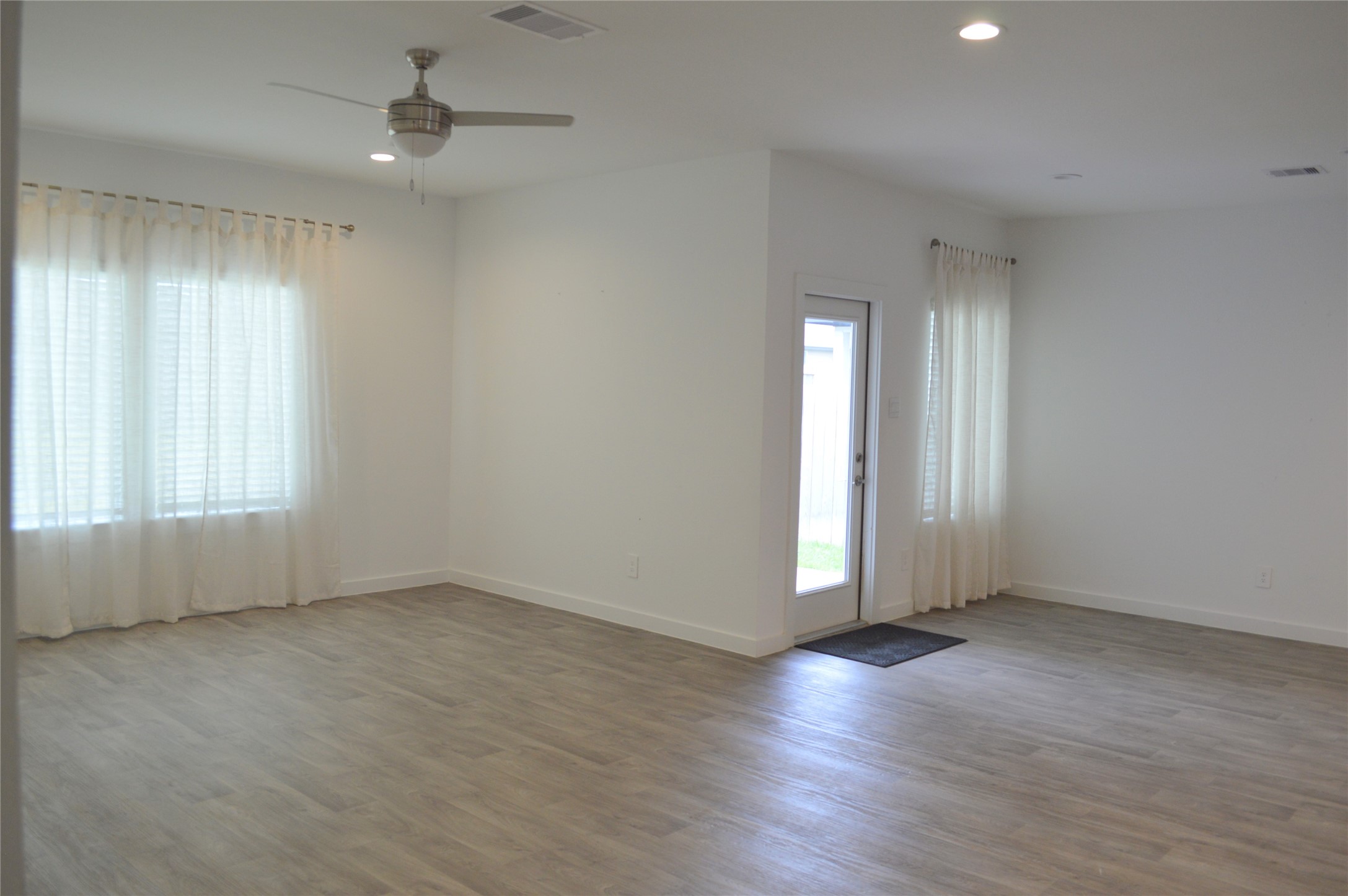 10313 Cascade Range Lane Conroe, TX 77384 - Photo 5 of 25