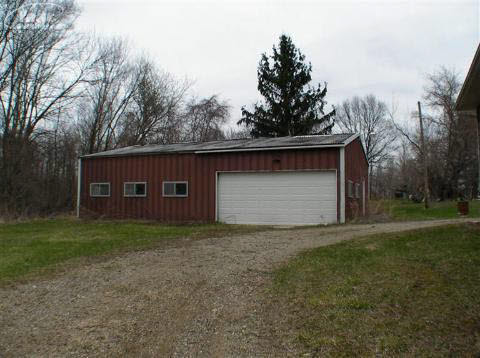 7298 North Lake Road Millington, MI 48746 - Photo 4 of 11 20125323-3.JPG
