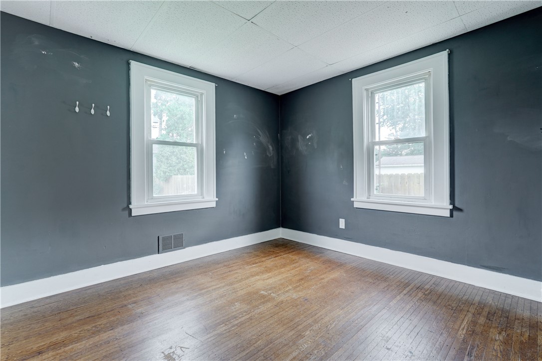 49 Brayton Road Greece, NY 14616 - Photo 17 of 37 Lower unit bedroom 2