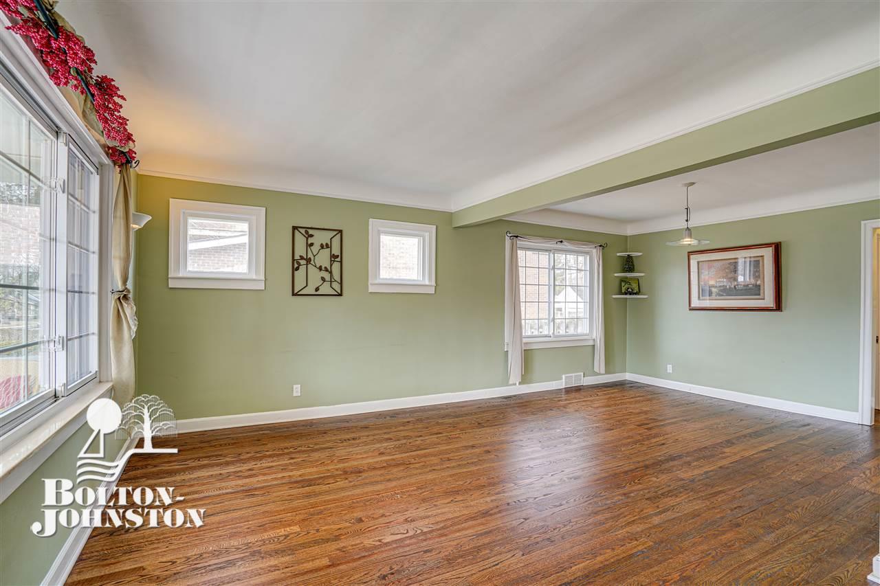 266 Ridgemont Road Grosse Pointe, MI 48236 - Photo 6 of 24 Living and Dining