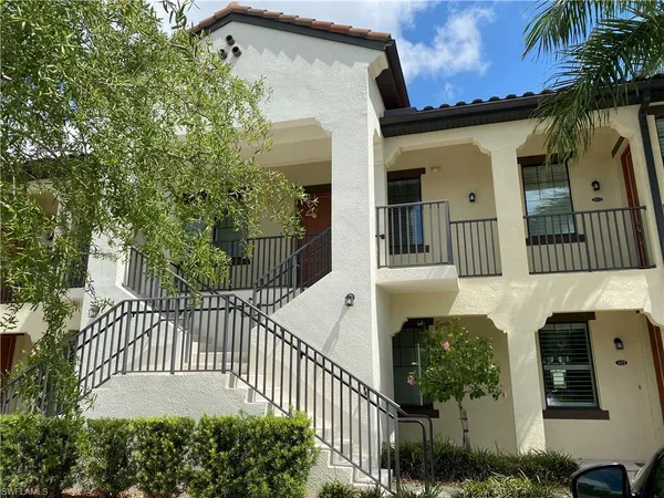 $2,450 | 15114 Palmer Lake Circle, Unit 202, Naples, FL 34109