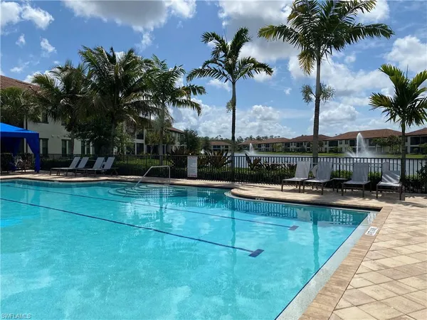 $2,450 | 15114 Palmer Lake Circle, Unit 202, Naples, FL 34109