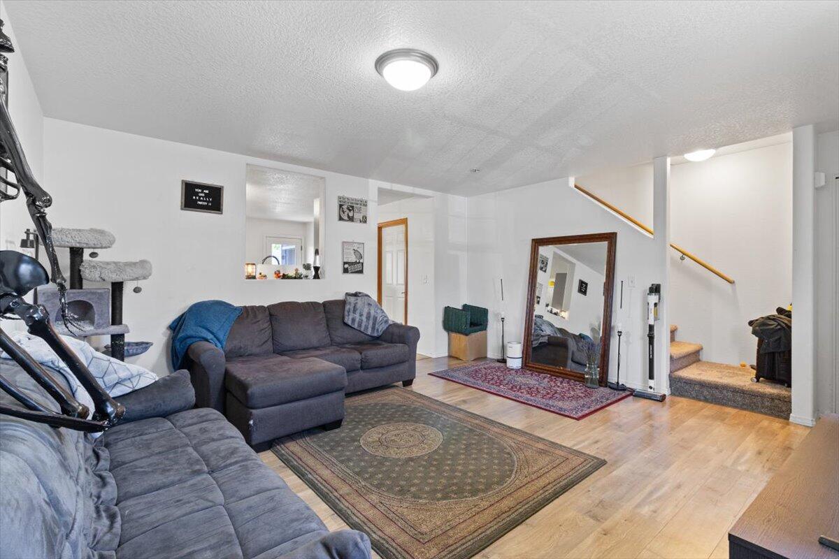 450 Midway Road, Unit 25 Medford, OR 97501 - Photo 3 of 24 03-450 Midway Rd Unit 25-3