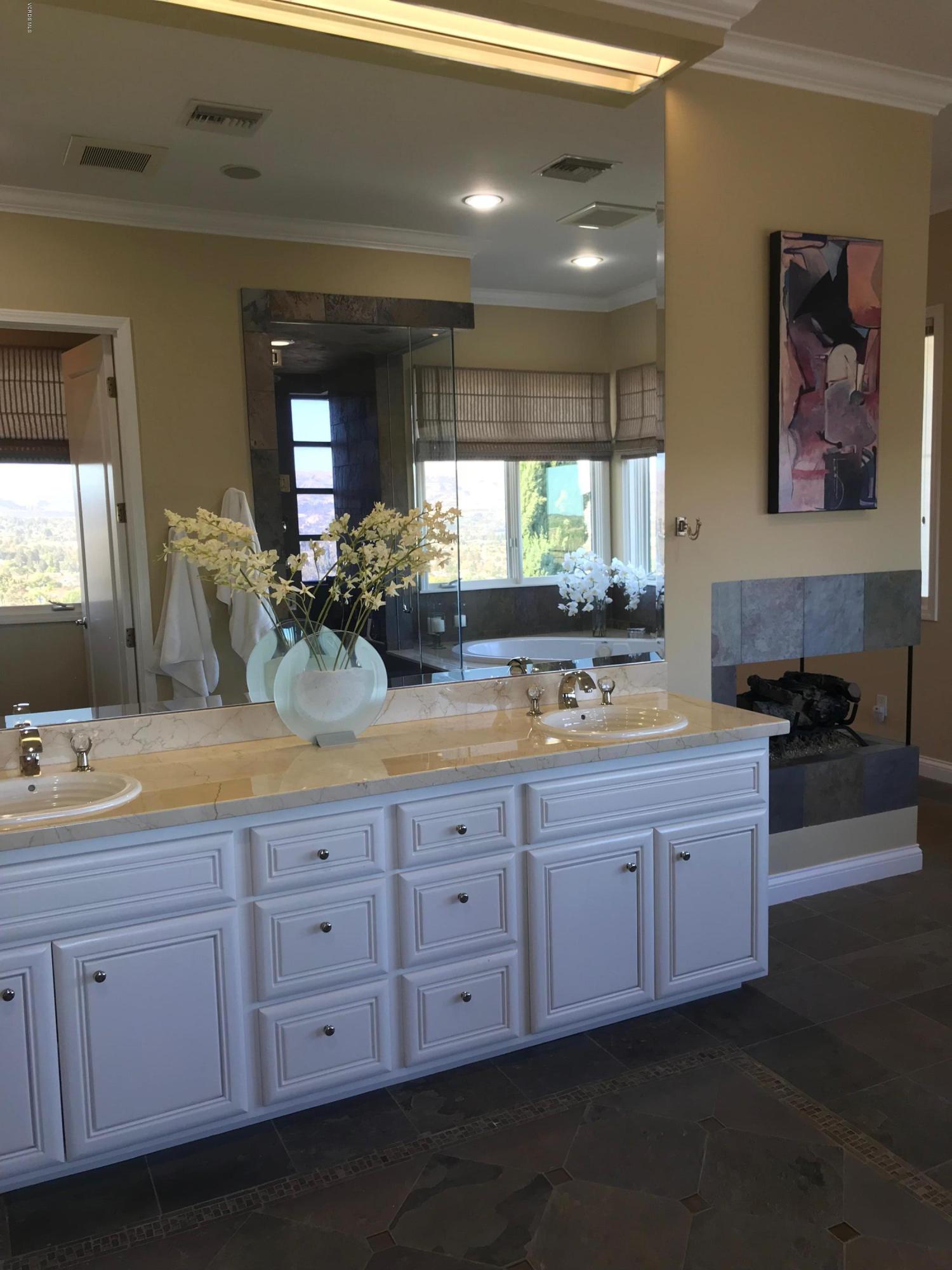 11659 Presilla Road Camarillo, CA 93012 - Photo 19 of 24 File Oct 21, 10 36 13 AM