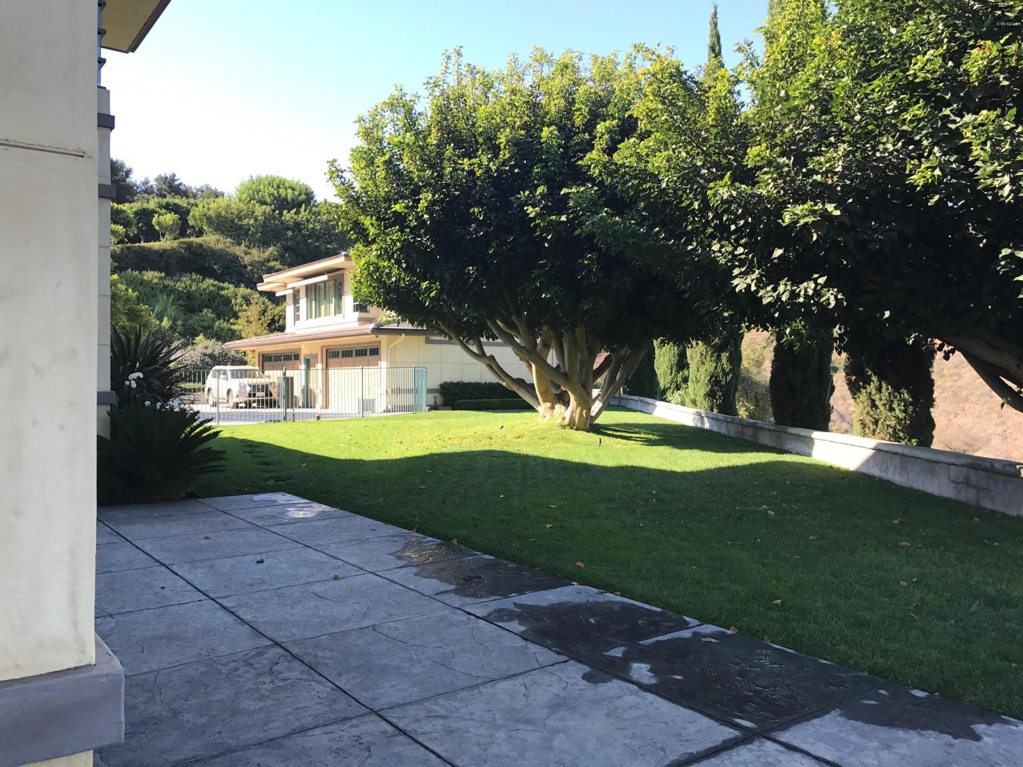 11659 Presilla Road Camarillo, CA 93012 - Photo 7 of 24 File Oct 16, 10 09 50 AM
