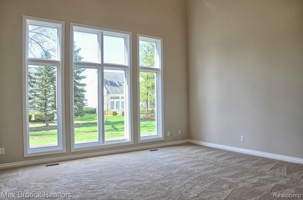 1635 Mark Hopkins Road Bloomfield Hills, MI 48302 - Photo 5 of 32 Living_Room.jpg