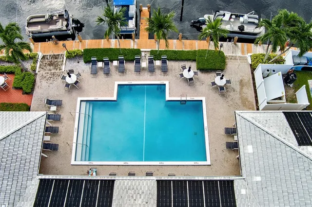 $1,700 | 140 Cypress Club Drive, Unit 414, Pompano Beach, FL 33060