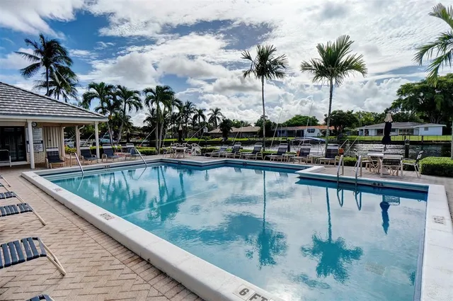 $1,700 | 140 Cypress Club Drive, Unit 414, Pompano Beach, FL 33060