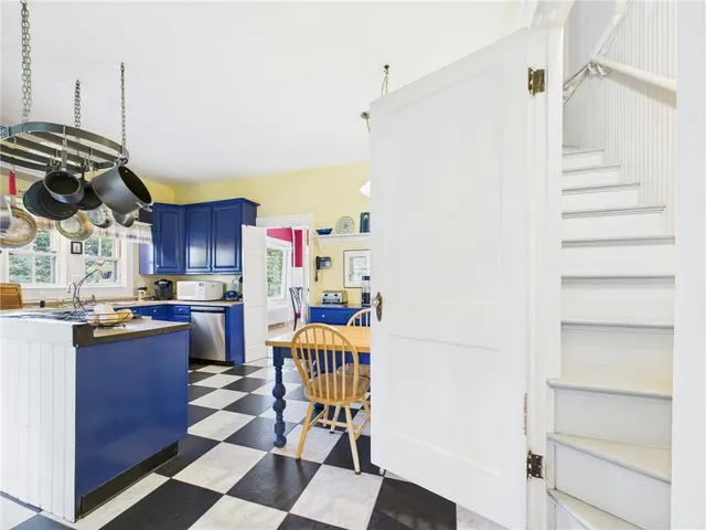 $899,999 | 204 Spencer Avenue, Warwick, RI 02818