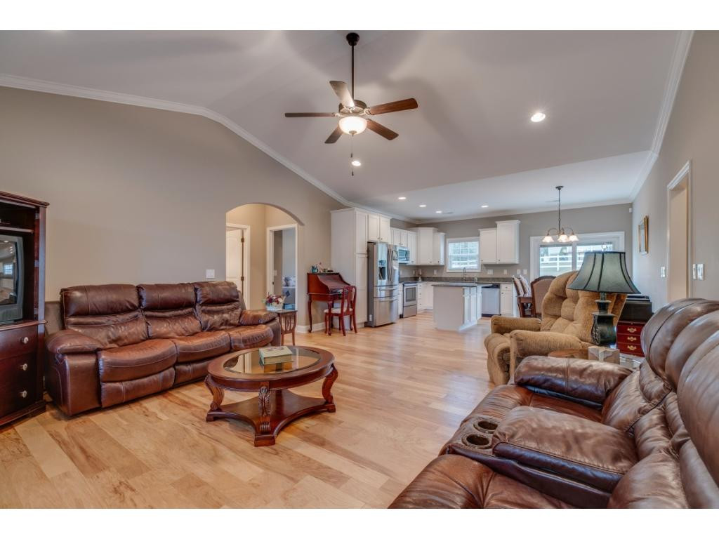 409 Gray Station Road Gray, TN 37615 - Photo 6 of 36 Photo 6