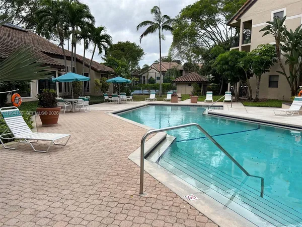 $1,599 | 4221 West McNab Road, Unit 27, Pompano Beach, FL 33069