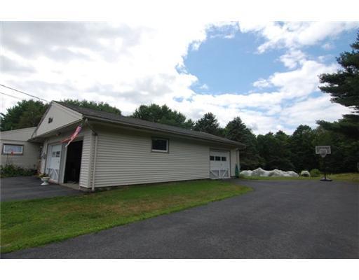 1083 Wiscasset Road Pittston, ME 04345 - Photo 23 of 24 Parking Lot/Garage.
