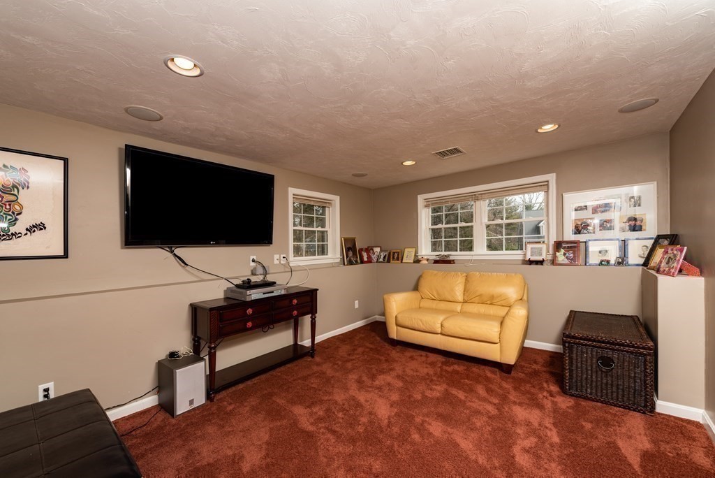 12 Robs Lane Sharon, MA 02067 - Photo 21 of 29 Gallery Image 21