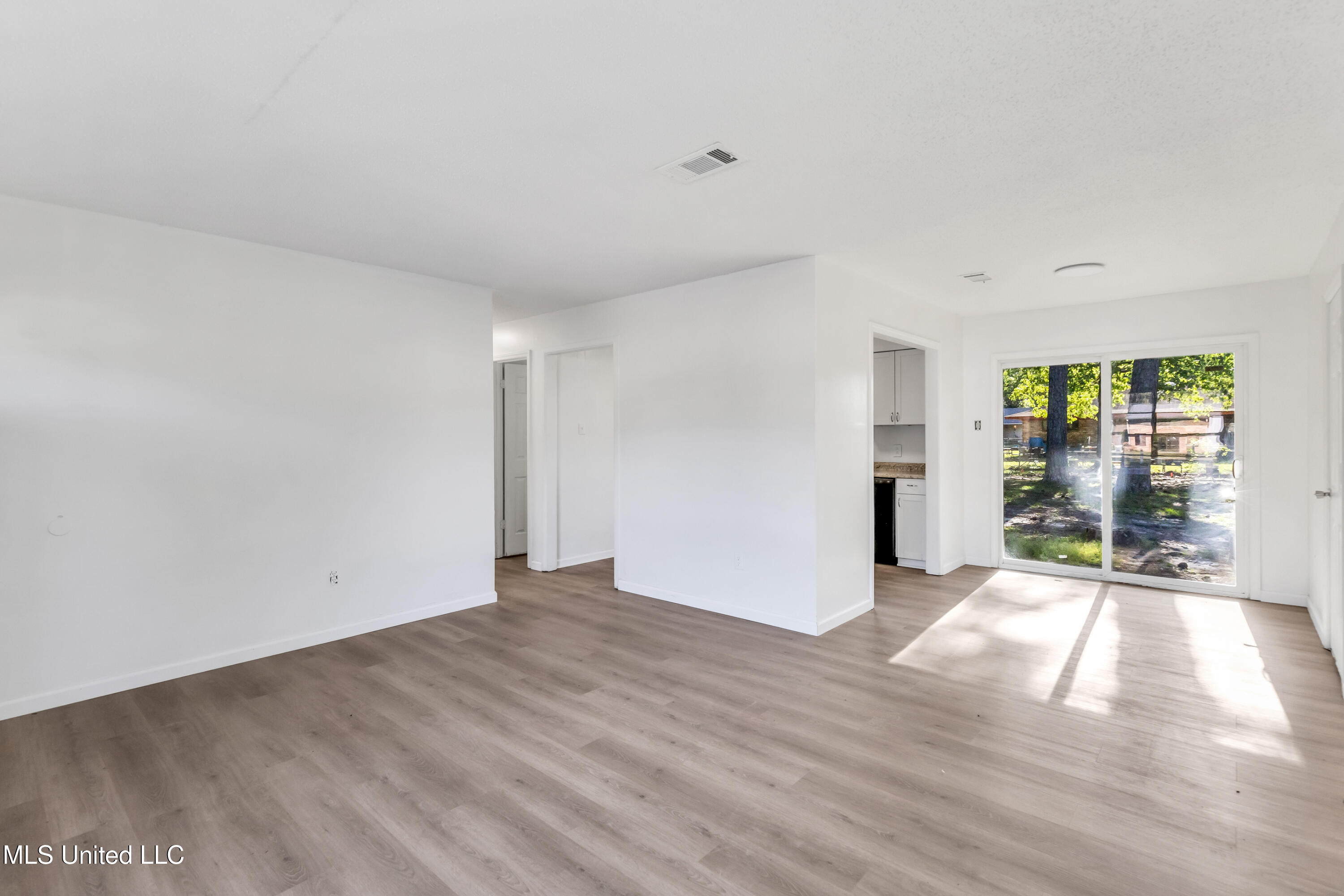 2313 Ladnier Road Gautier, MS 39553 - Photo 4 of 22 2313LadnierRd-4