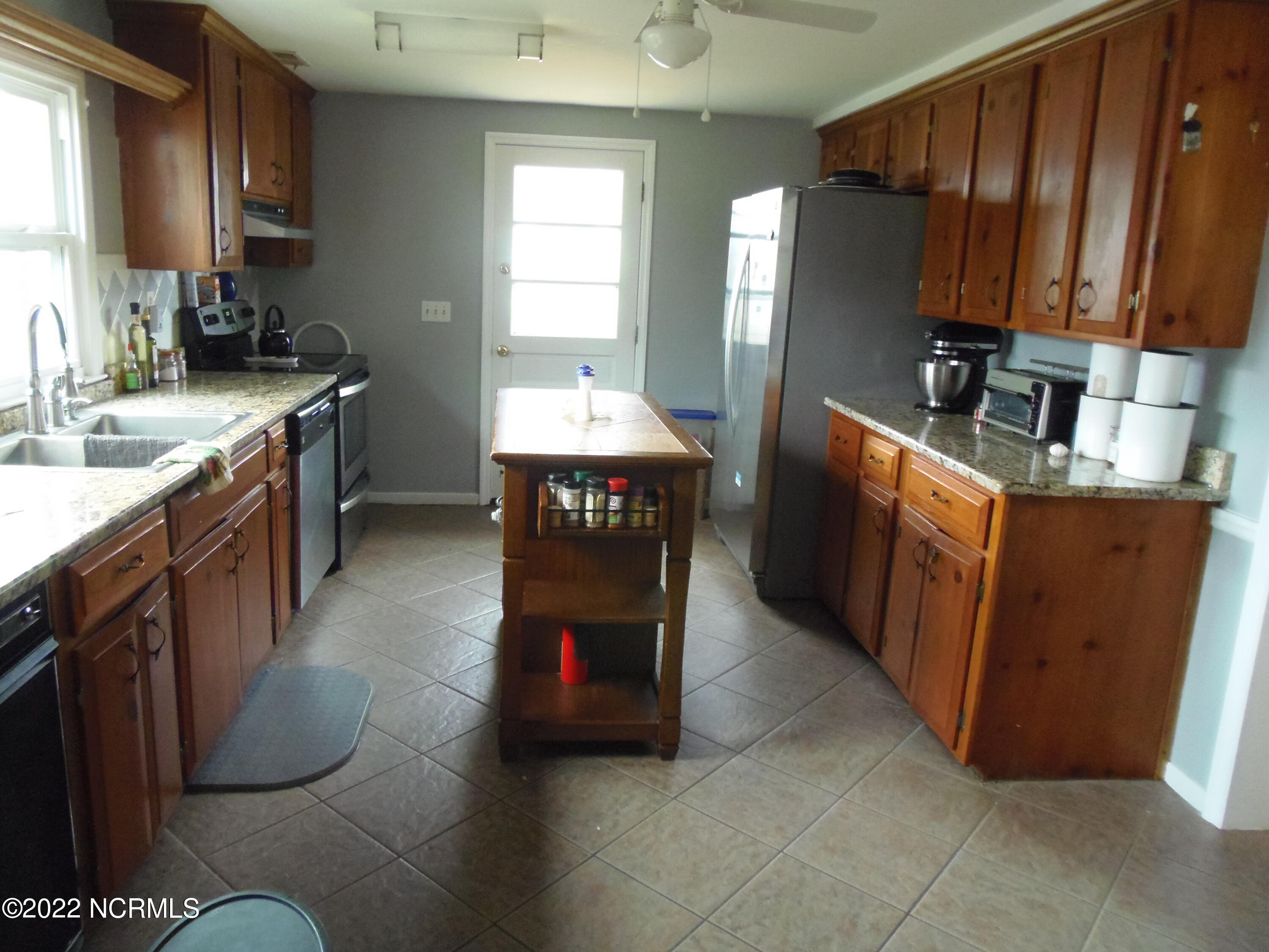 2358 Crab Point Loop Road Morehead City, NC 28557 - Photo 9 of 24 P2220057 - Copy