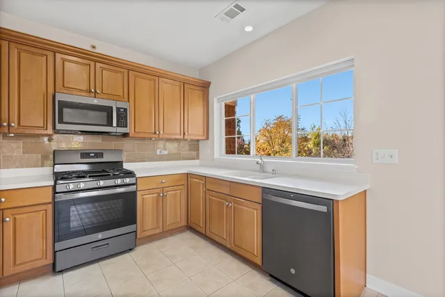 $388,900 | 2671 Stone Circle, Unit 208, Geneva, IL 60134