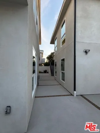 $3,400 | 5191-5193 Lindley Avenue, Tarzana, CA 91356