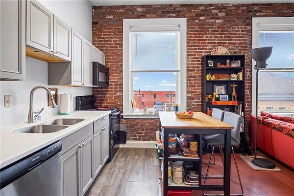 $195,000 | 509 Delaware Street, Unit 501, Kansas City, MO 64105