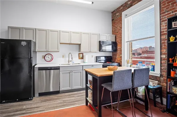 $195,000 | 509 Delaware Street, Unit 501, Kansas City, MO 64105