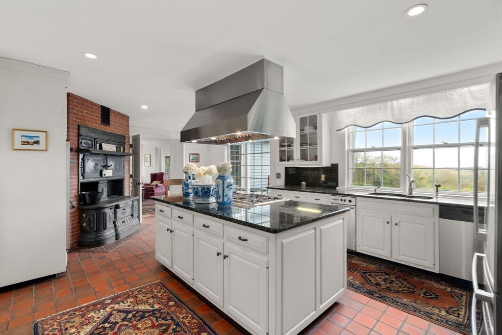 73 Forest Street Manchester, MA 01944 - Photo 13 of 41
