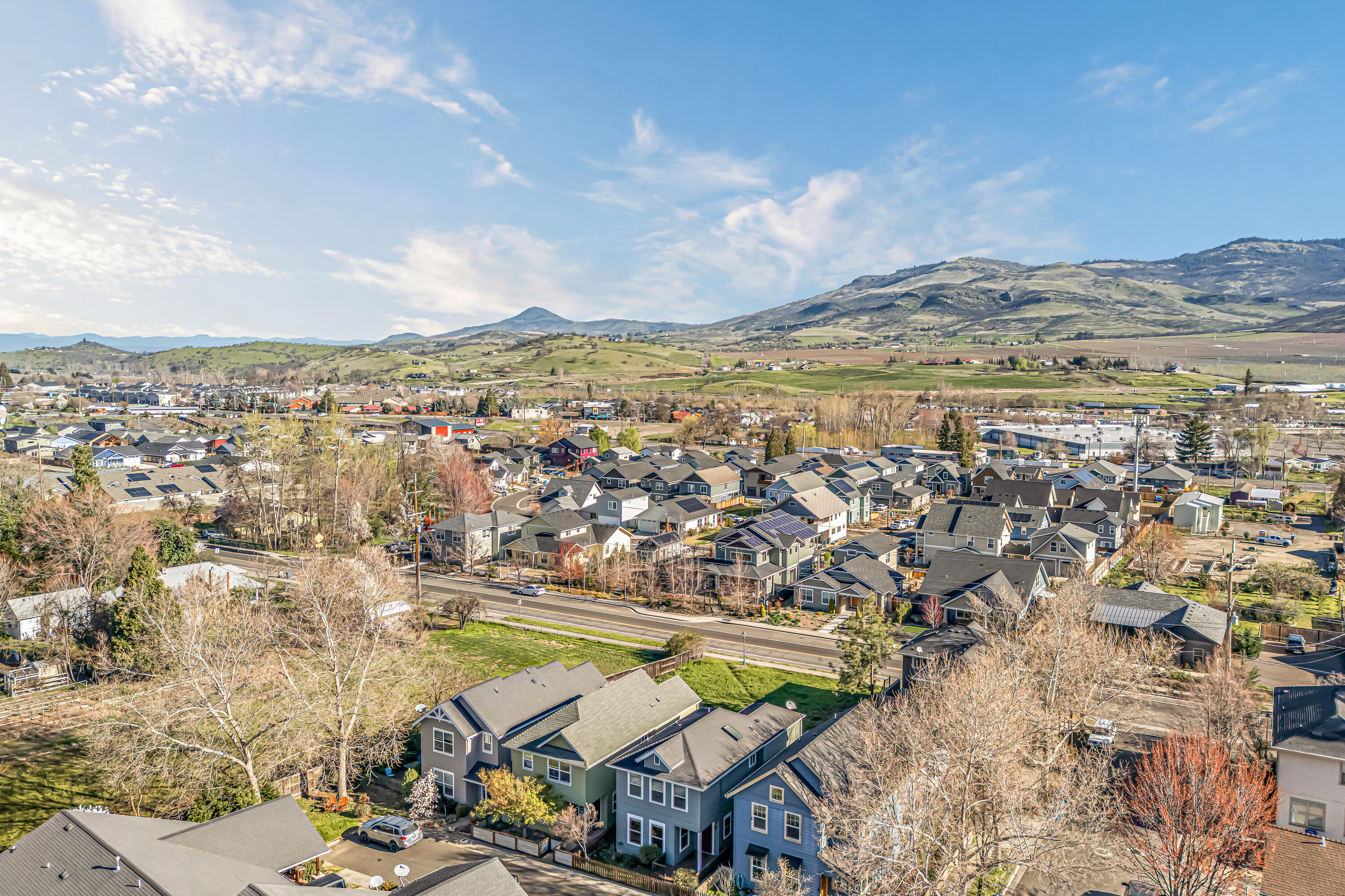 5 Logan Way Talent, OR 97540 - Photo 34 of 35 DJI_20260318100353_0019_D