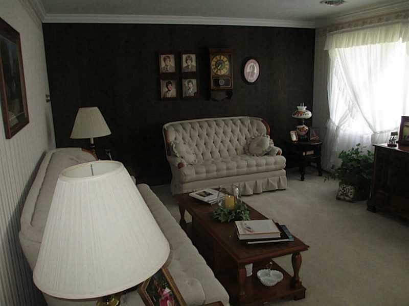 692 Saxonburg Road Butler, PA 16002 - Photo 2 of 23 Living Room.