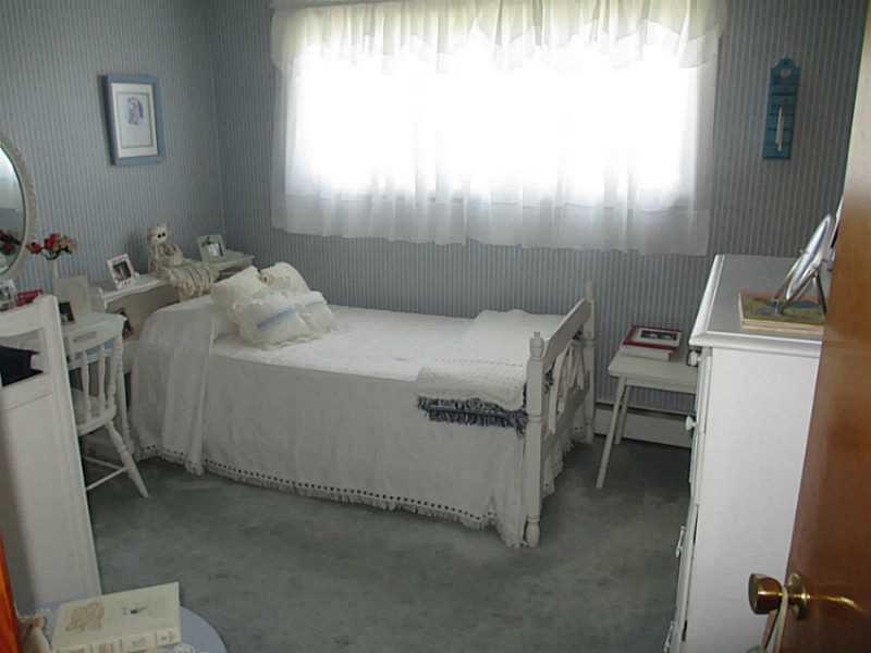 692 Saxonburg Road Butler, PA 16002 - Photo 11 of 23 Bedroom.