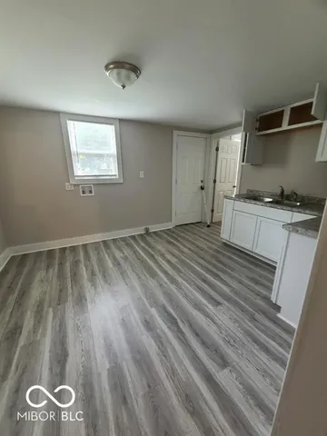 $1,095 | 1132 North Gale Street, Indianapolis, IN 46201