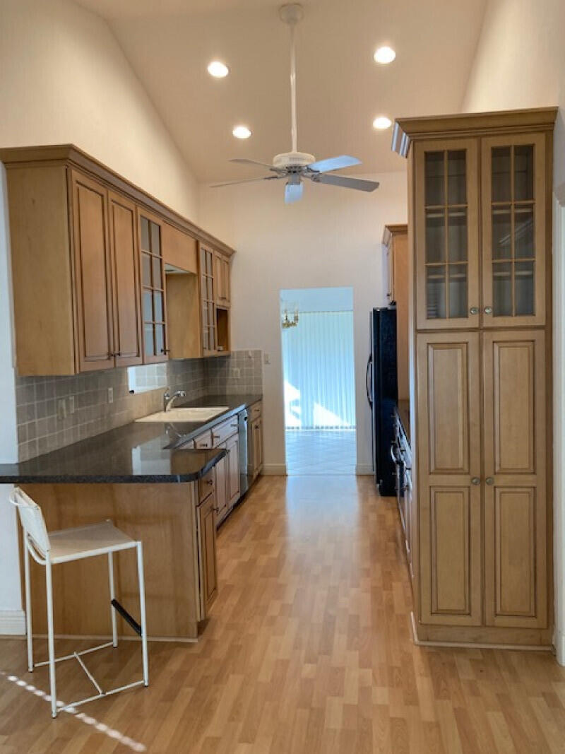 6160 Vía Tierra Boca Raton, FL 33433 - Photo 2 of 20 2
