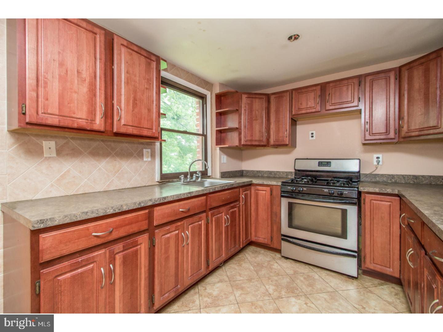 2807 Willits Road Philadelphia, PA 19114 - Photo 7 of 25 Gallery Image 7