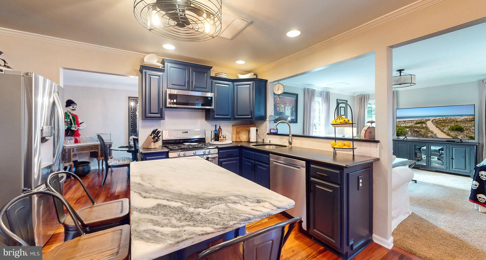 435 School House Road Williamstown, NJ 08094 - Photo 19 of 64 Kitchen into Family Room