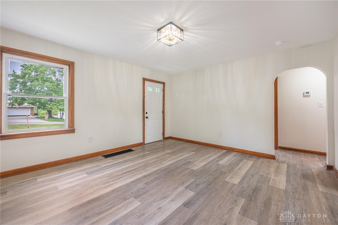 2976 Arthur Road Springfield, OH 45502 - Photo 3 of 15