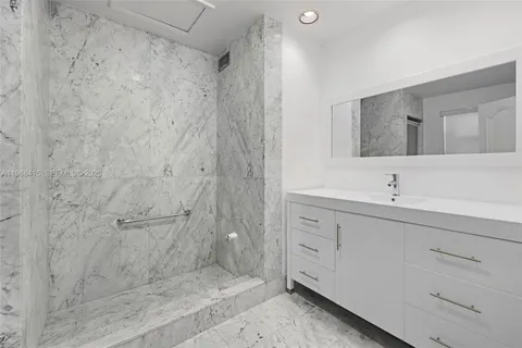 $1,199,000 | 4925 Collins Avenue, Unit 1A, Miami Beach, FL 33140