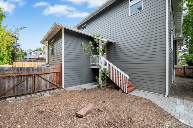 $1,750,000 | 8118 Northeast 126th Street, Kirkland, WA 98034