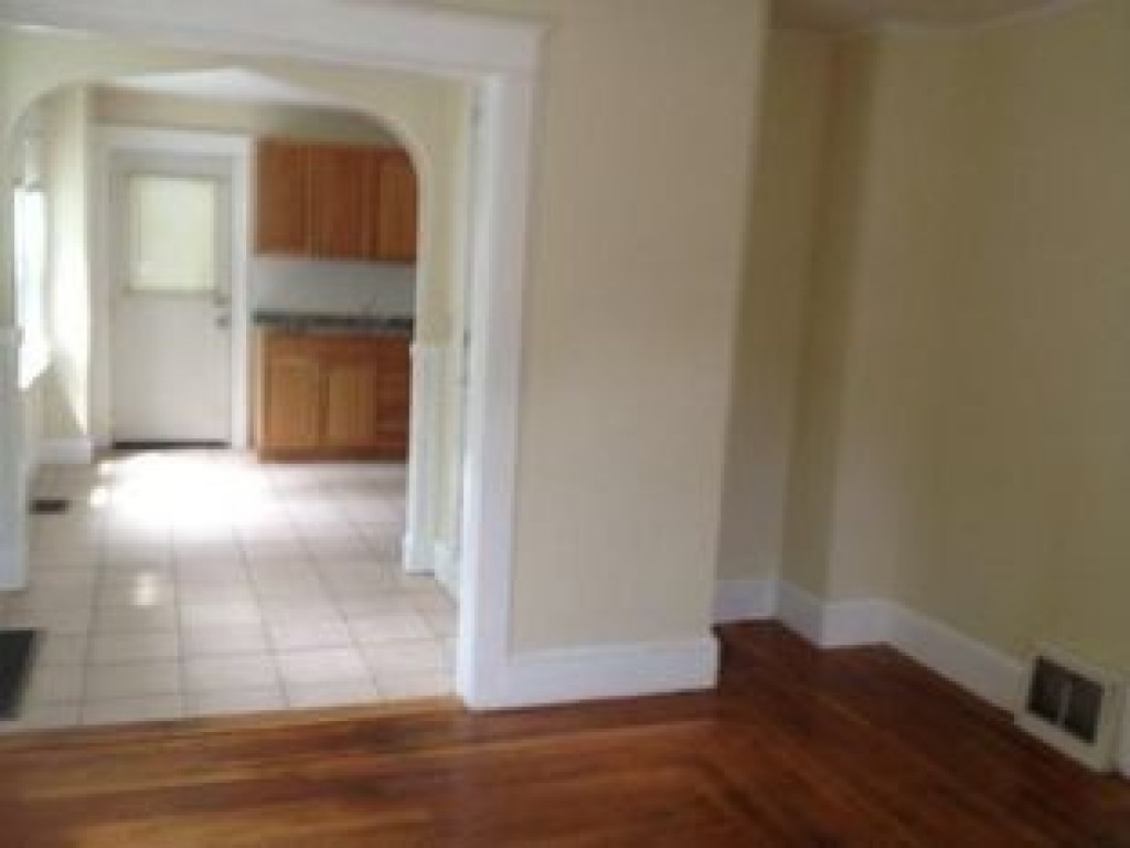545 Huse Road Manchester, NH 03103 - Photo 4 of 18 Gallery Image 4