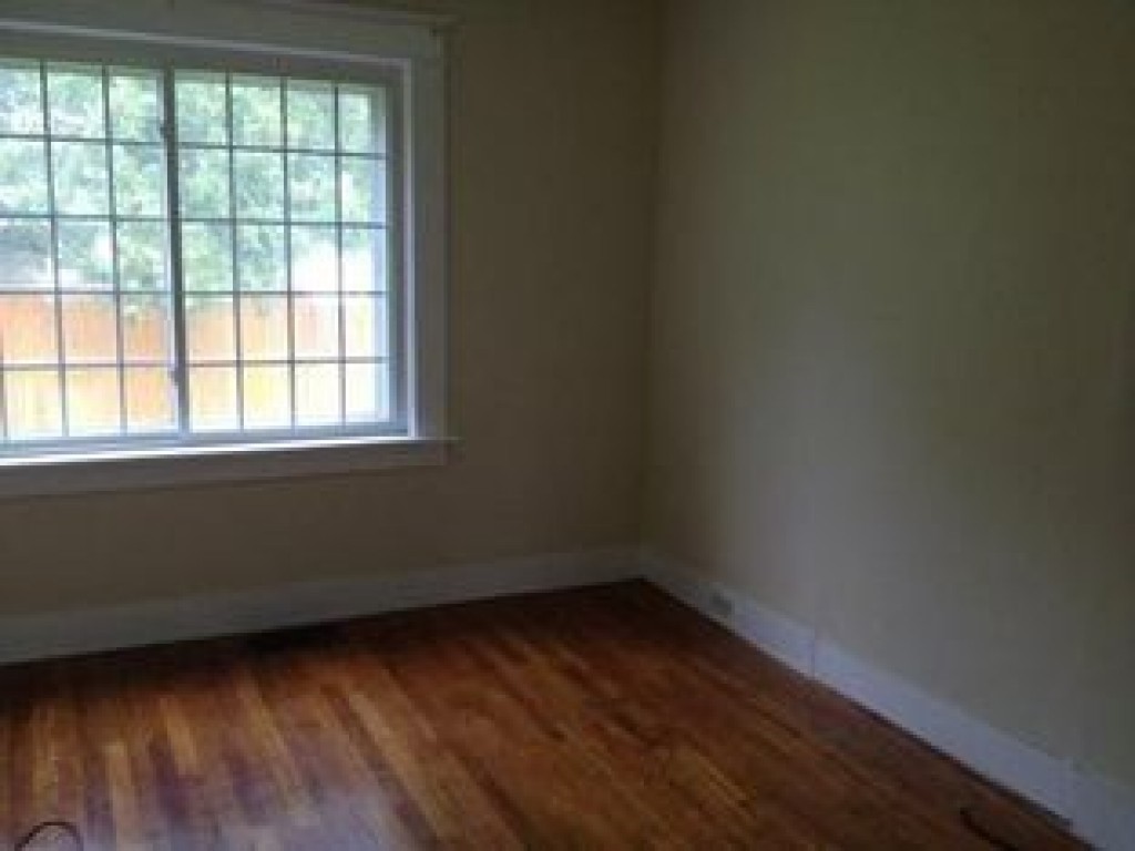 545 Huse Road Manchester, NH 03103 - Photo 5 of 18 Gallery Image 5