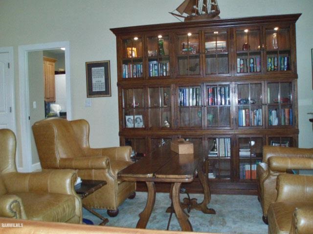 5 Beacon Trail Galena, IL 61036 - Photo 3 of 25 a living room filled with furniture
