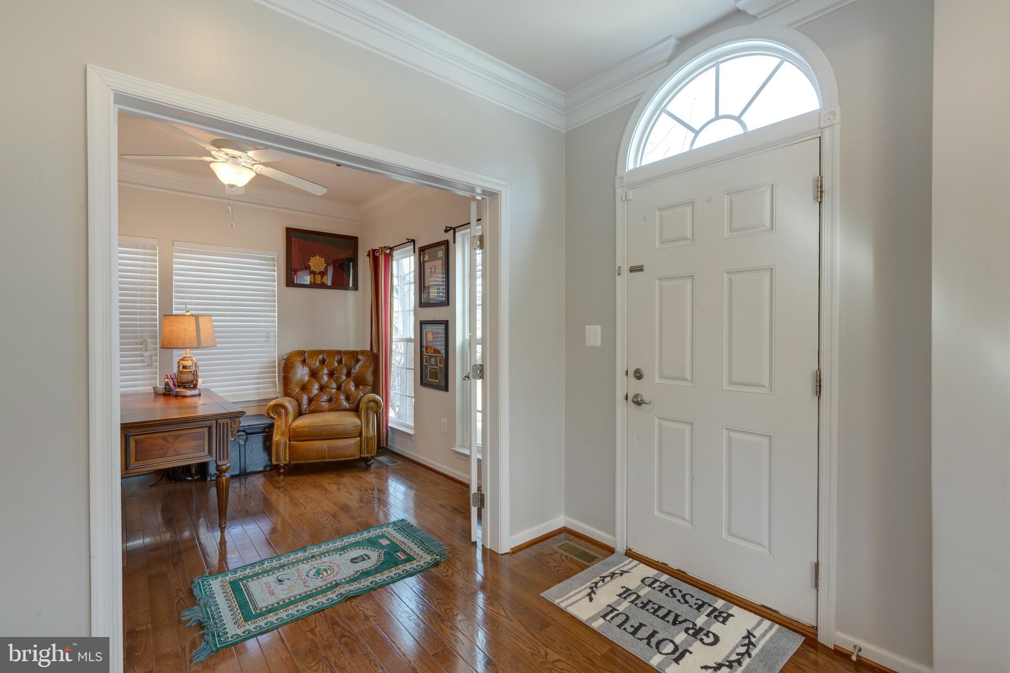 2649 St Marys View Road Accokeek, MD 20607 - Photo 5 of 51 Bright and large Entryway