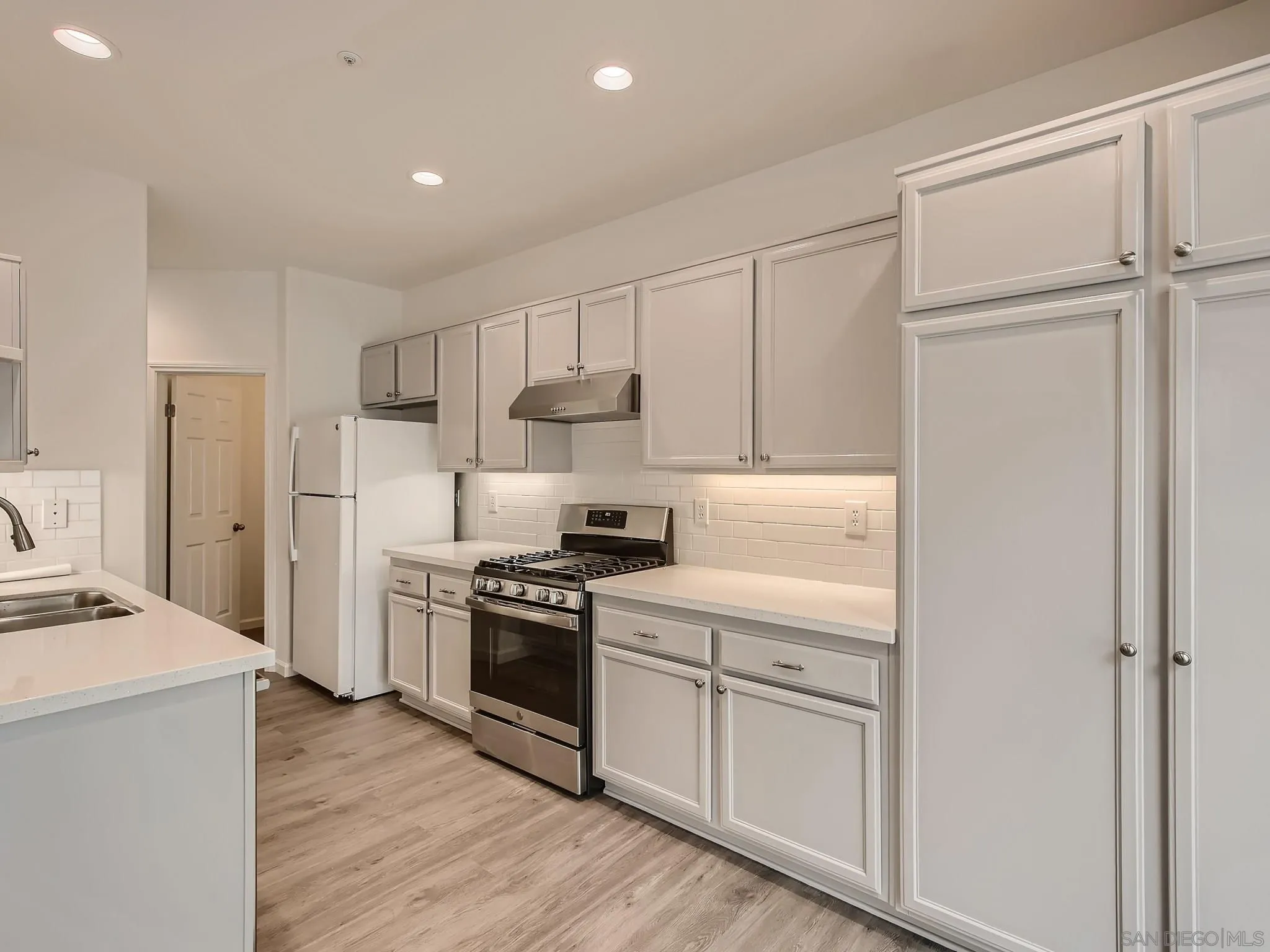 1821 Key Largo Road Vista, CA 92081 - Photo 3 of 11 Gallery Image 3