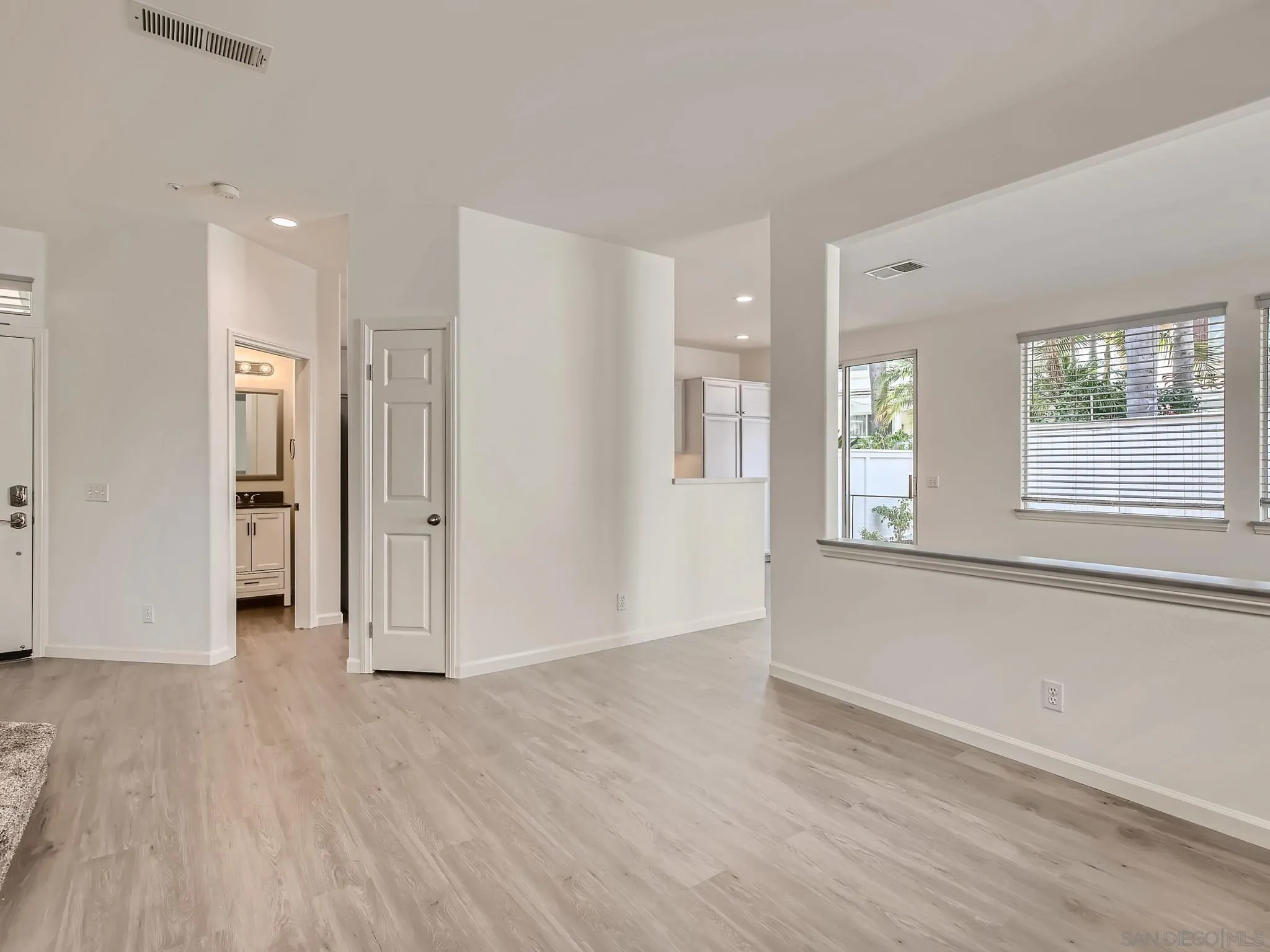1821 Key Largo Road Vista, CA 92081 - Photo 4 of 11 Gallery Image 4