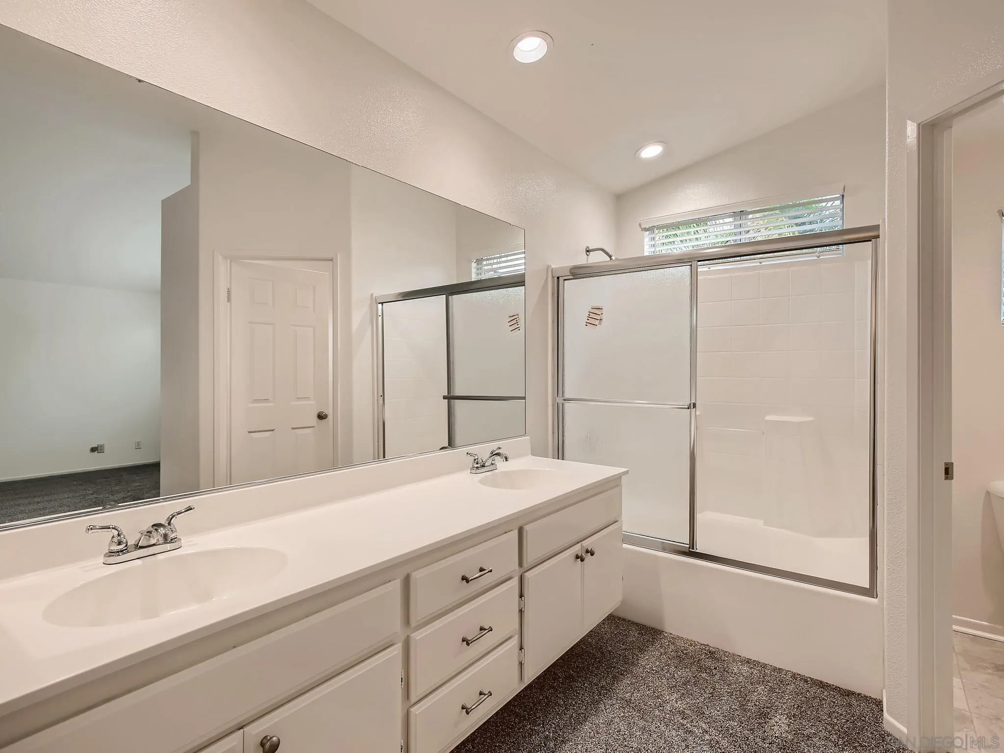 1821 Key Largo Road Vista, CA 92081 - Photo 7 of 11 Gallery Image 7