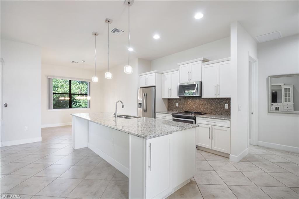 9074 Triangle Palms Lane Fort Myers, FL 33913 - Photo 8 of 22