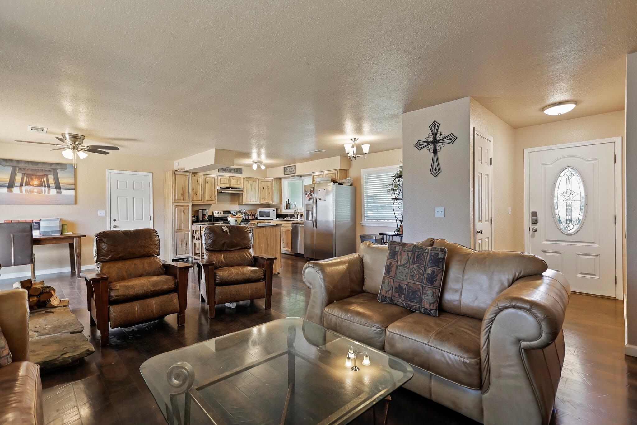 7102 Bohn Boulevard Anderson, CA 96007 - Photo 4 of 31 3-web-or-mls-_K3A3856