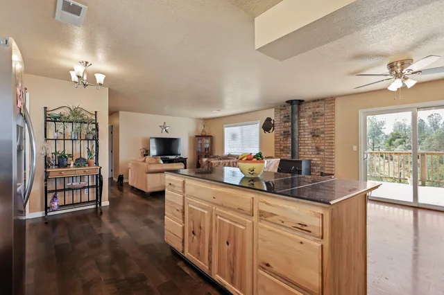 $350,000 | 7102 Bohn Boulevard, Anderson, CA 96007